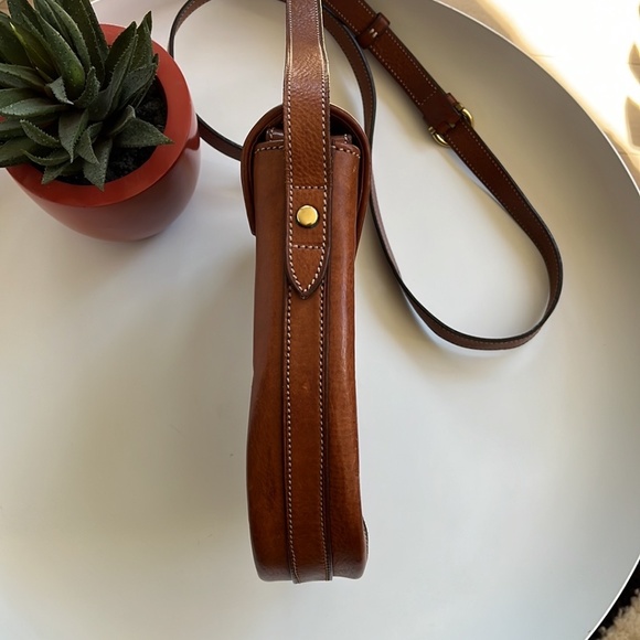 Étienne Aigner crossbody purse - Picture 6 of 9